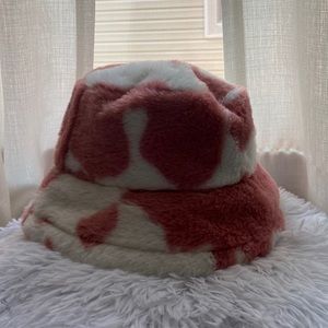 Pink cow prink bucket hat (NEVER WORN)